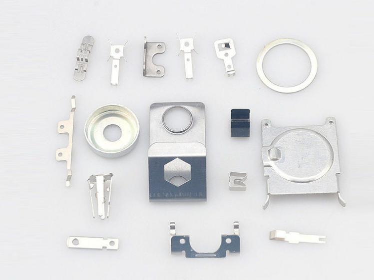 ZNC 镜面火花机：中小型精密加工的务实之选